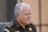Kepala Pusat Penerangan Hukum Kejagung, Harli Siregar, umumkan hasil lelang aset Benny Tjokro. (Dok. story.kejaksaan.go.id)