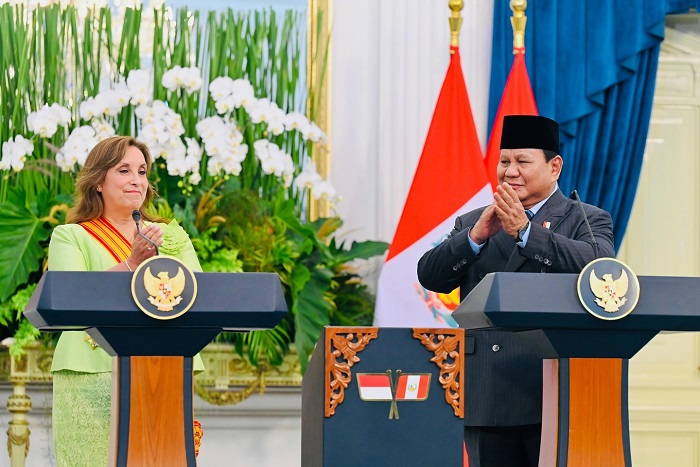 Presiden Prabowo menyambut Presiden Boluarte dengan upacara kenegaraan penuh simbol di Istana Merdeka. (Facebook.com @Setkab RI)