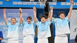 Pada 29 April, tim China sebagai juara tampil dalam upacara penyerahan medali. Foto: Guo Cheng/Xinhua