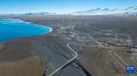 National Highway 219 beside Lake Peiku in Shigatse, Xizang Autonomous Region in southwest China, January 3, 2026. /Xinhua